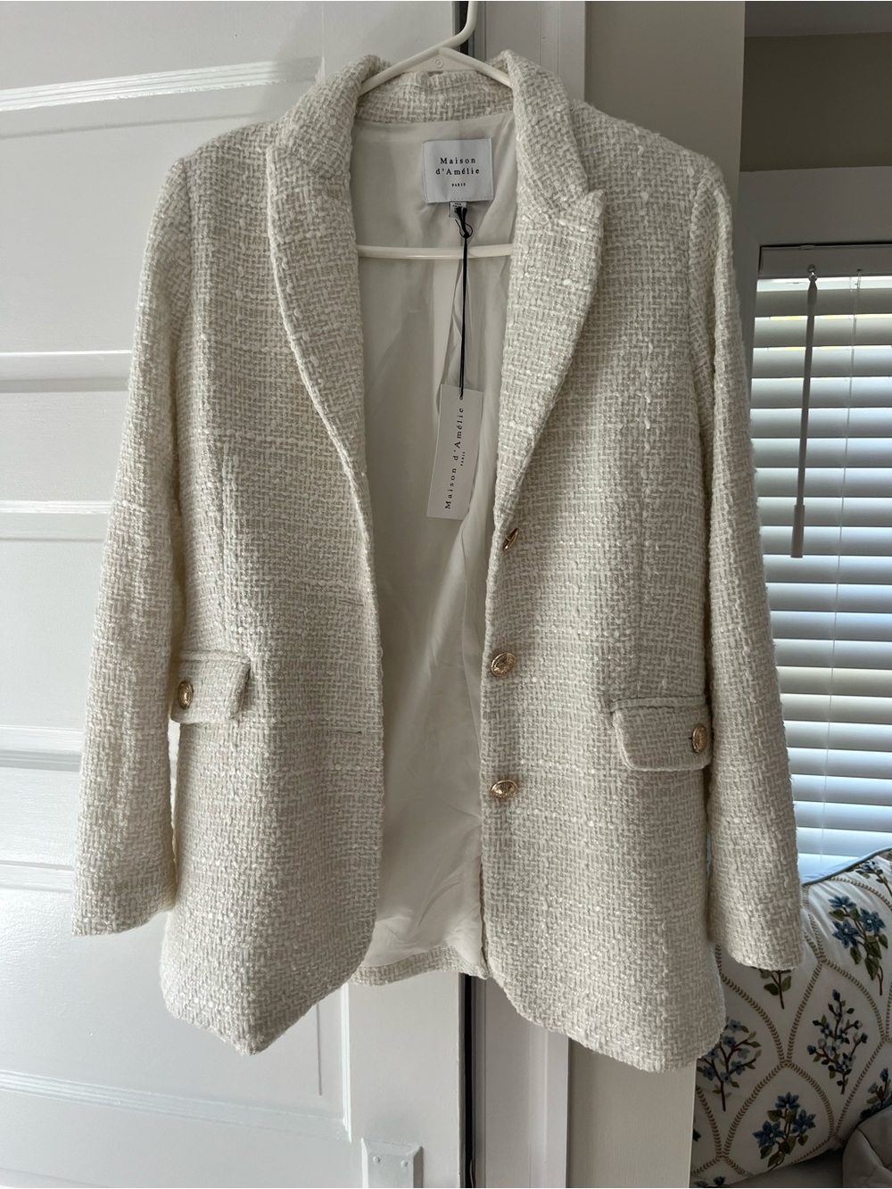 Maison d'Anelie Cream Bouclé Single-Breasted Blazer